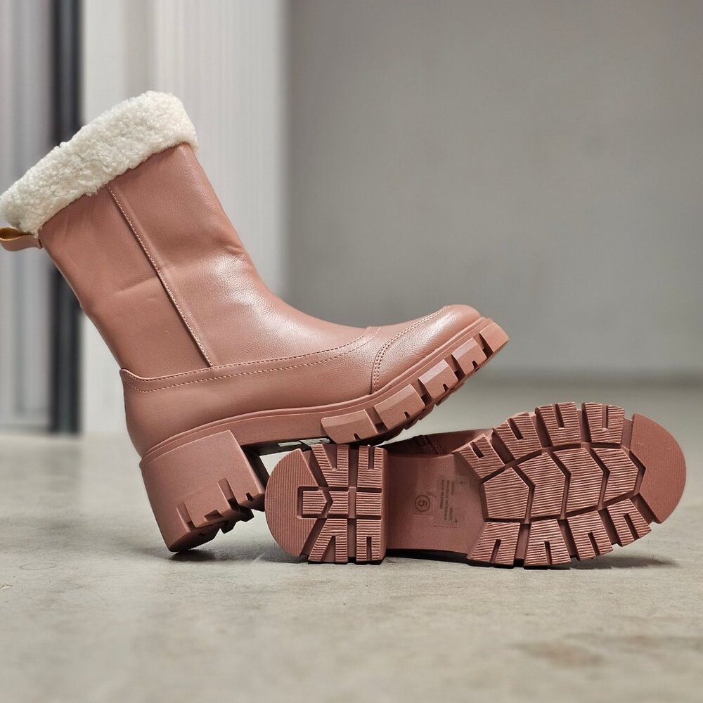 Chunky Heel Winter Boots With Faux Fur Lining Side Zipper And Lug Soles – Trendy